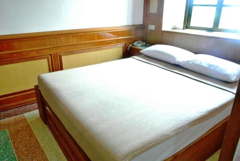 Rose Garden Hotel Phra Nakhon Si Ayutthaya Room photo