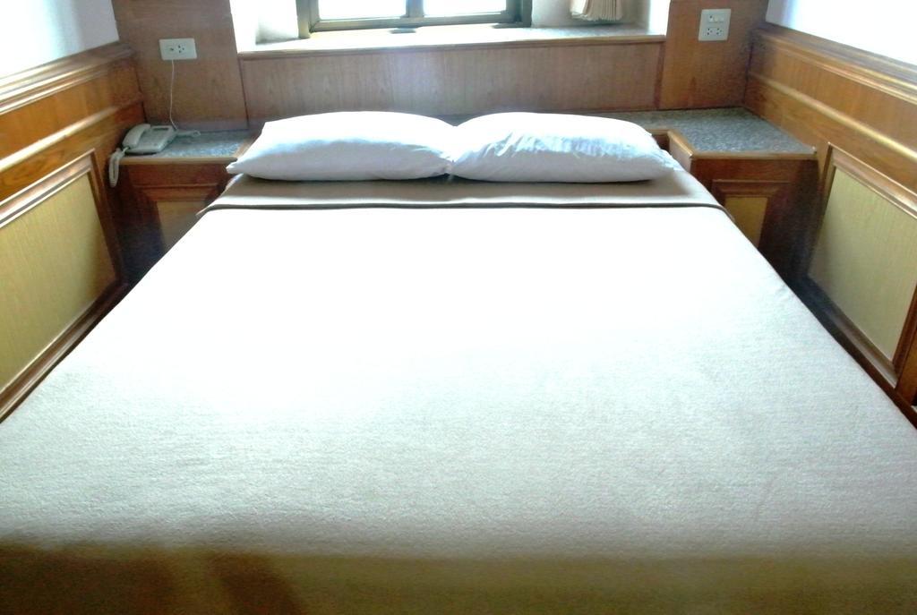 Rose Garden Hotel Phra Nakhon Si Ayutthaya Room photo